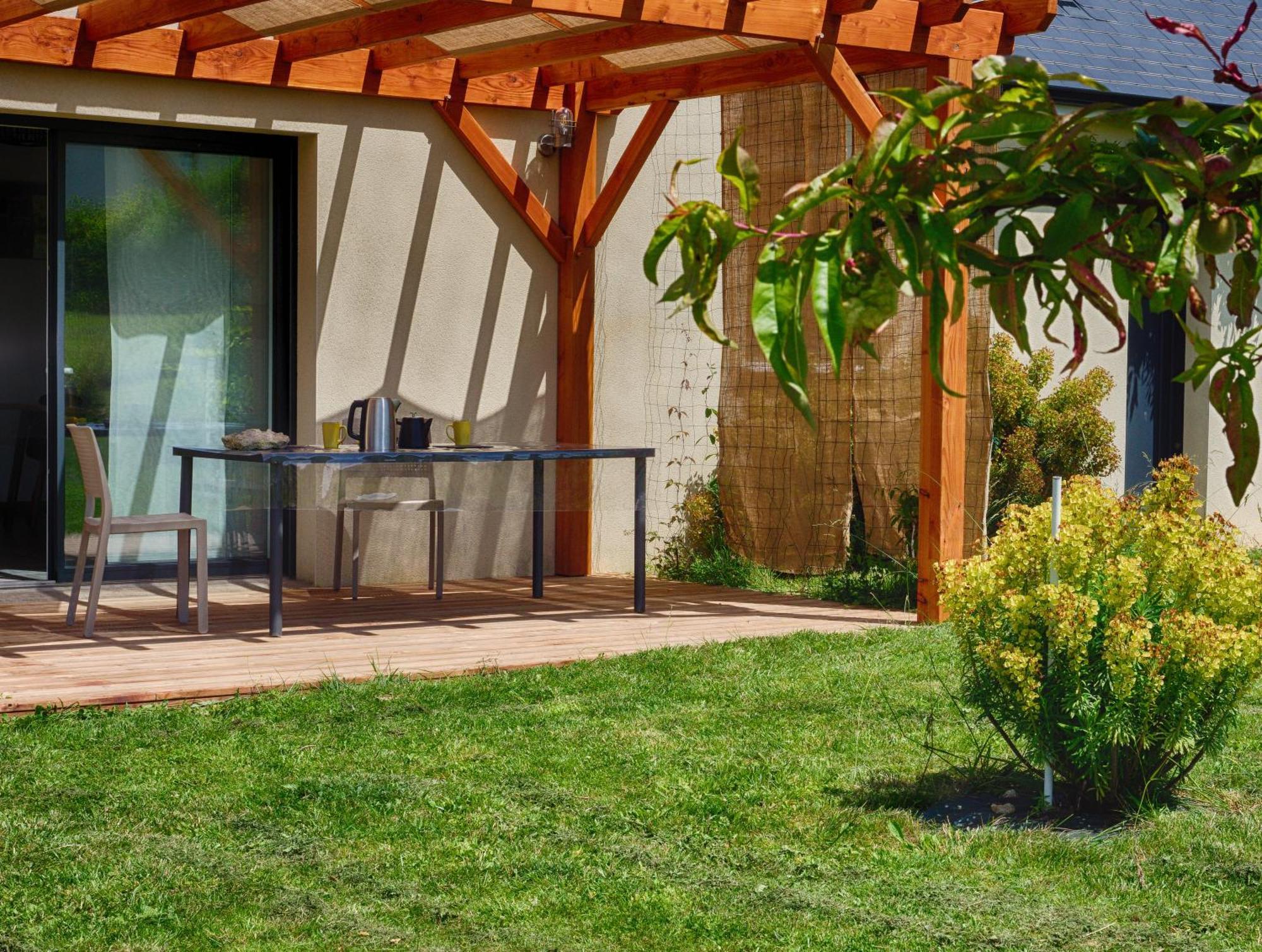 Le Logis D'Emeric Avec Paisible Jardin Clos&Arbore 洛什 外观 照片