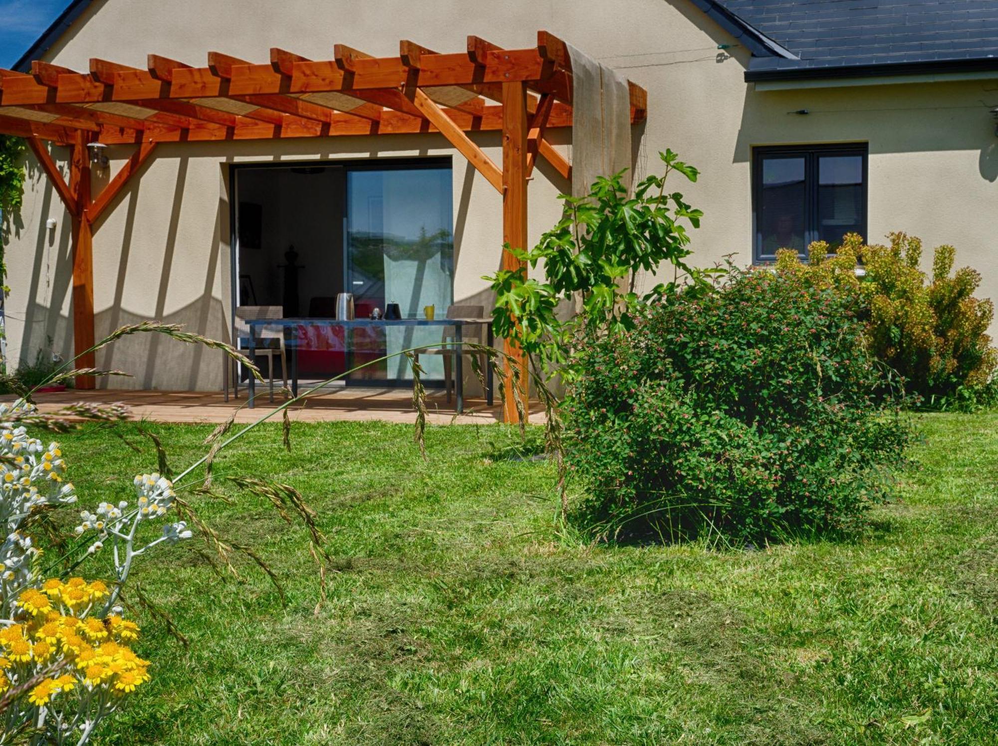 Le Logis D'Emeric Avec Paisible Jardin Clos&Arbore 洛什 外观 照片
