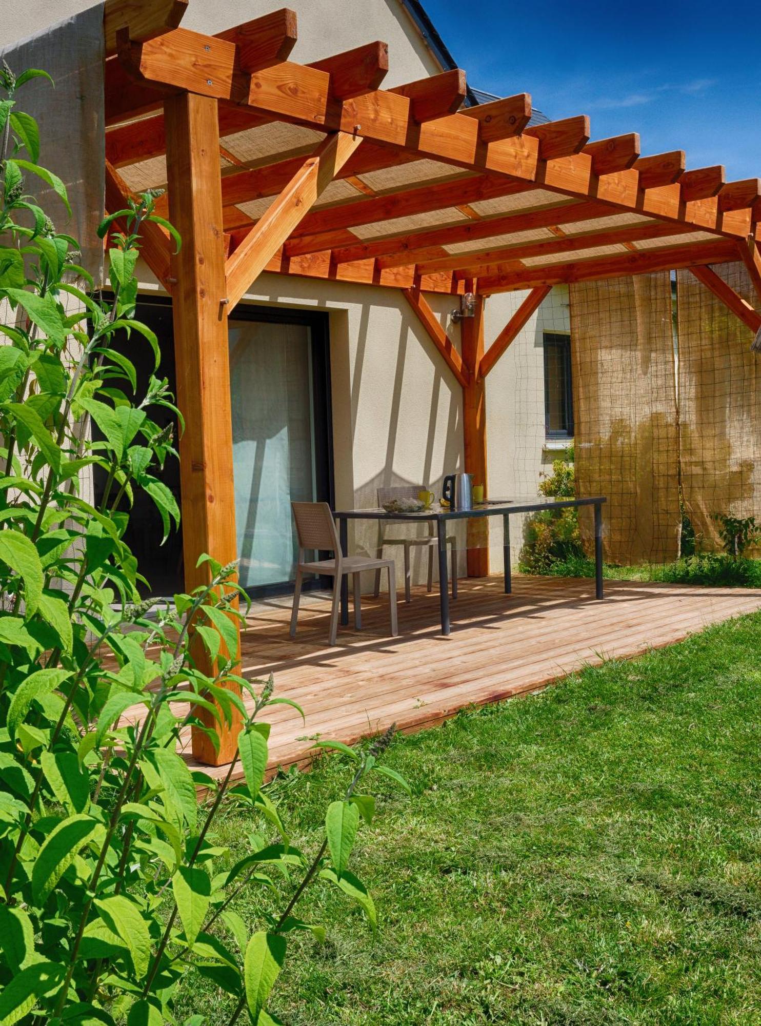 Le Logis D'Emeric Avec Paisible Jardin Clos&Arbore 洛什 外观 照片